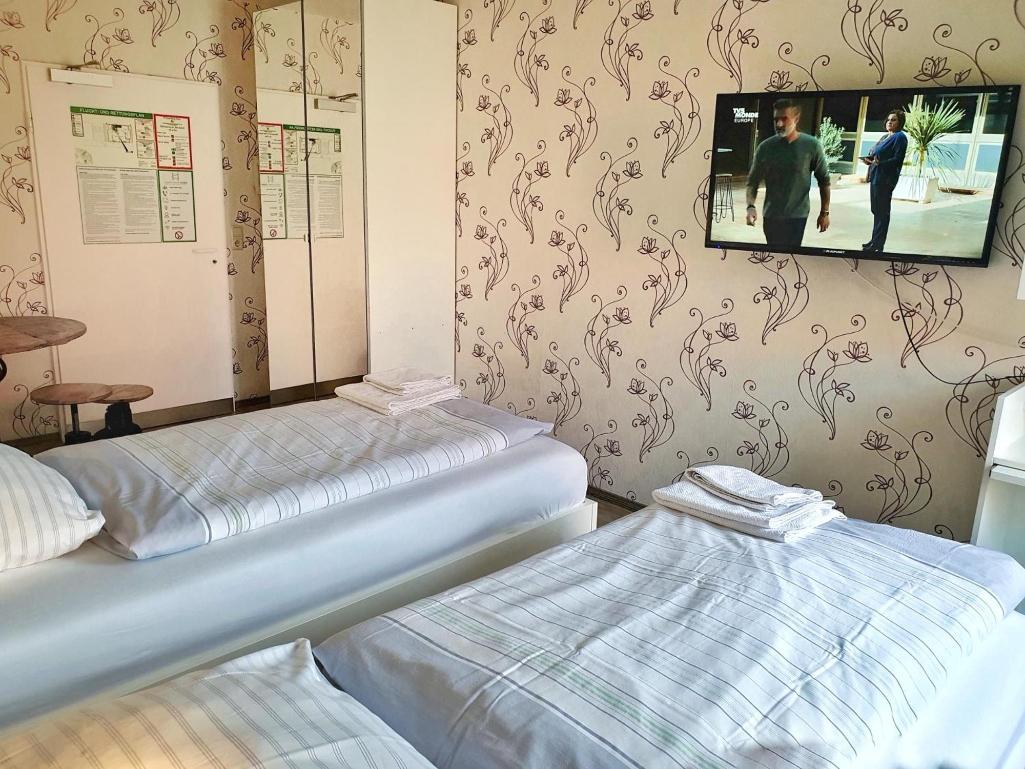 B & L Aparthotel 2*