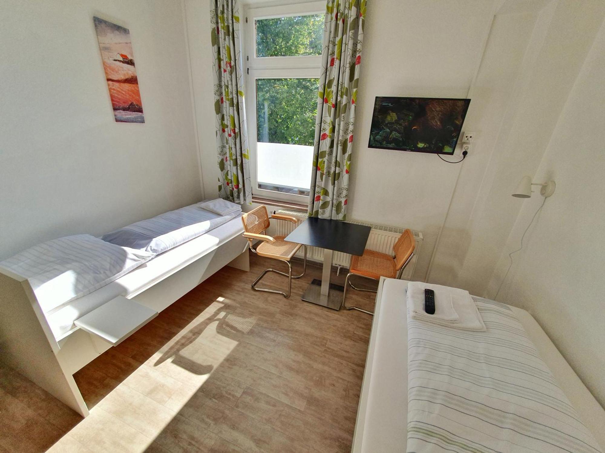 B & L Aparthotel BRE