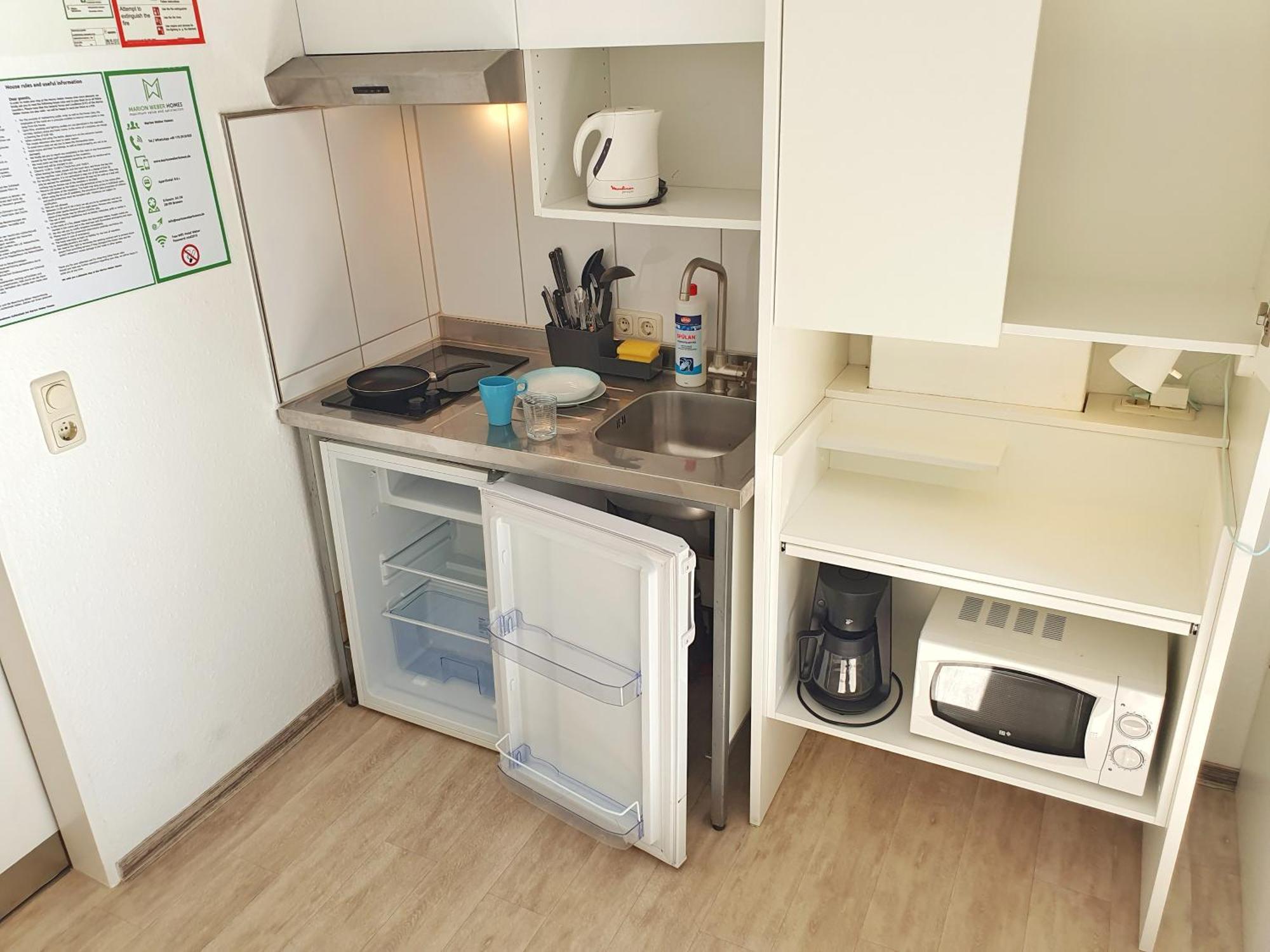 B & L Aparthotel 2*